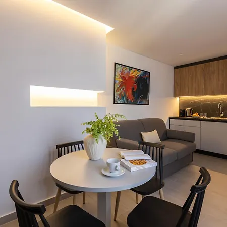 Aparthotel Domios