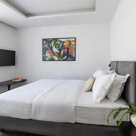 Aparthotel Domios *